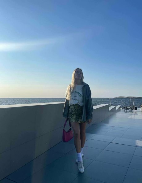 Aislinxxxmodel
