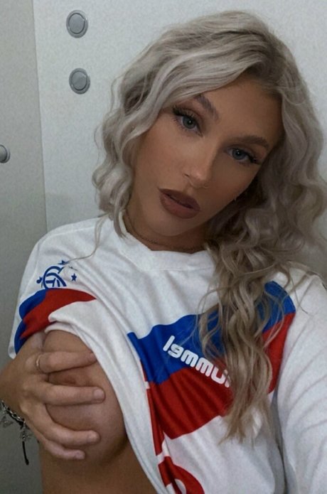 Nøgent lækket OnlyFans-billede af Hannah Simpson