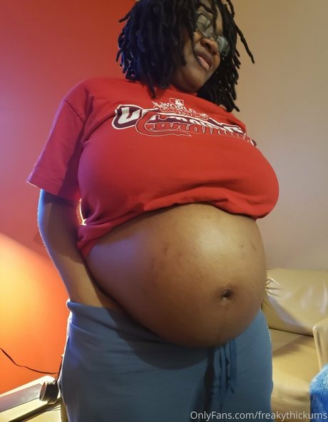 Naken lekkede OnlyFans-bilde av Freakythickums