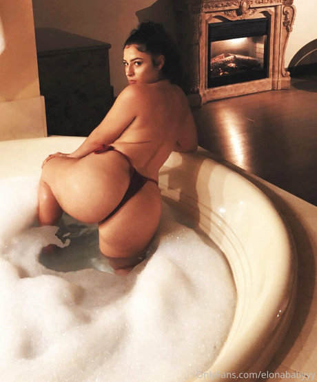 Naken läckt OnlyFans-bild av Elonababyy