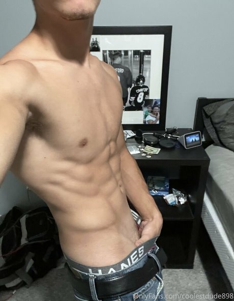 Nahá fotka uniklých OnlyFans od Coolestdude898