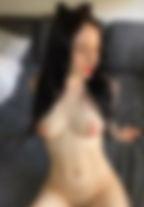 Alasti lekkinud OnlyFans-i pilt Kittybar