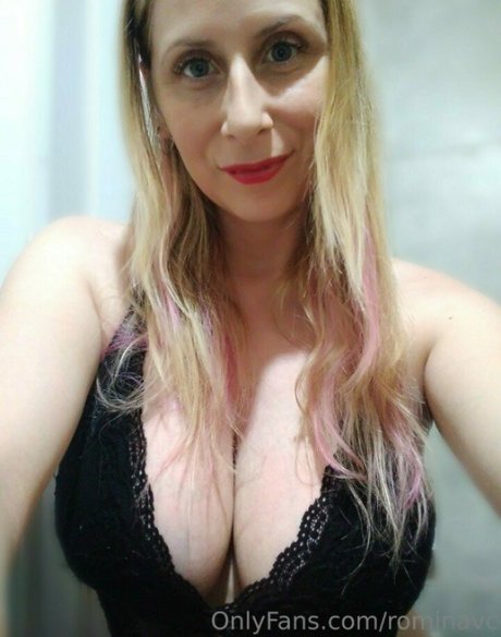 Naken läckt OnlyFans-bild av Rominavc