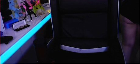 Nahá fotka uniklých OnlyFans od Haru Jiggly