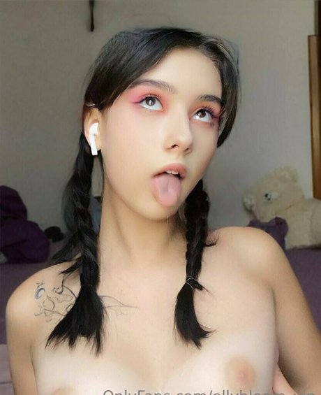 Ellybloomvip
