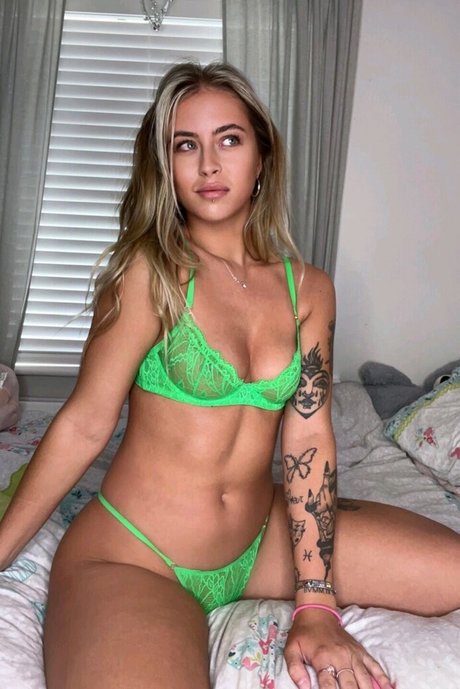 Alaston vuotanut OnlyFans-kuva Chantelle Warnock