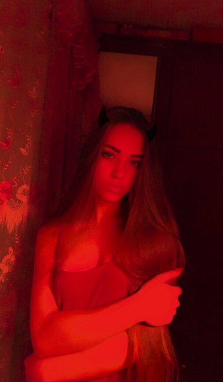 Alaston vuotanut OnlyFans-kuva Annexclusive
