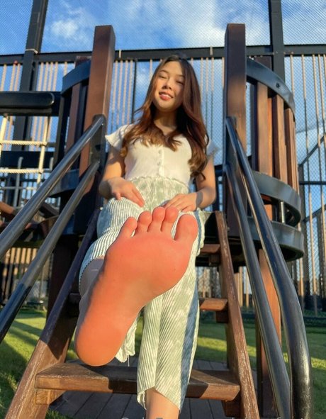 Naken lekkede OnlyFans-bilde av Alicefeetze