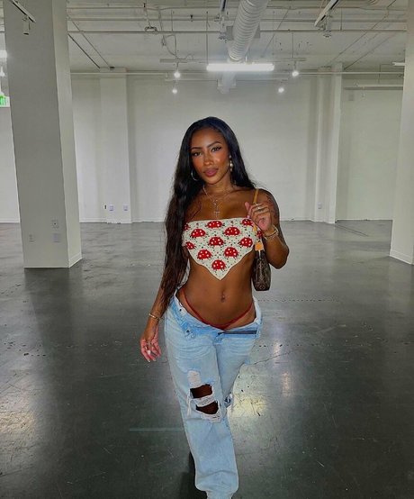 Alaston vuotanut OnlyFans-kuva London Autumn