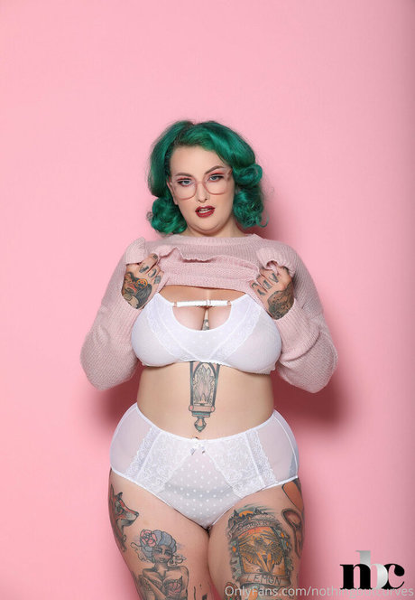 Nothingbutcurves OnlyFans 유출 누드 사진