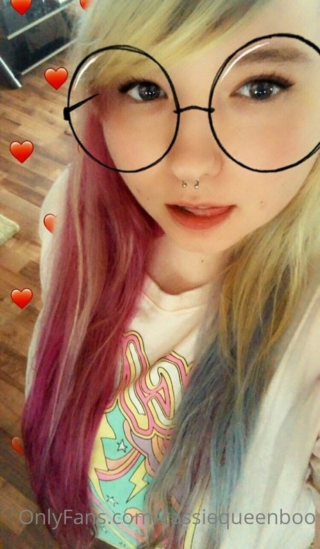 Cassiequeenboo OnlyFans 유출 누드 사진