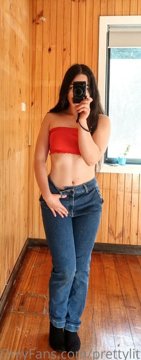 Prettylittlelily48