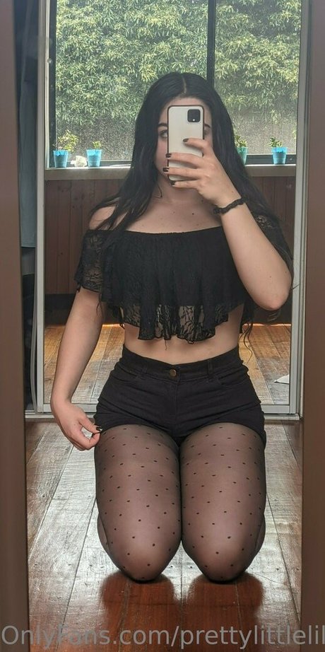 Prettylittlelily48