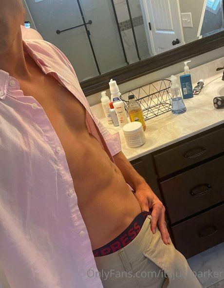 Naken lekkede OnlyFans-bilde av Itsjustparker