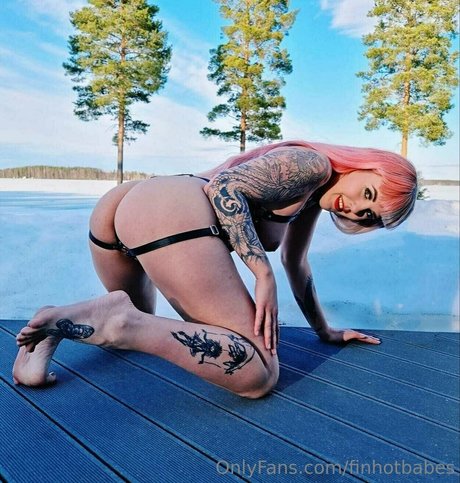 Finhotbabes