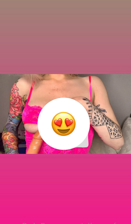 Naken läckt OnlyFans-bild av Ellenaafree