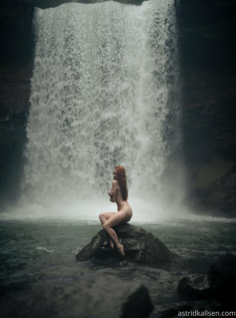 Naken lekkede OnlyFans-bilde av Astridadventures