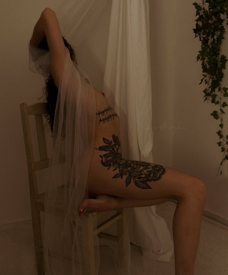 Nacktes geleaktes OnlyFans-Foto von Anyaafterglowfree