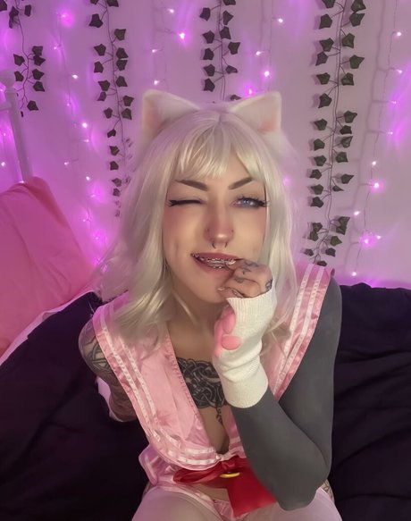 Alaston vuotanut OnlyFans-kuva Mollyriot