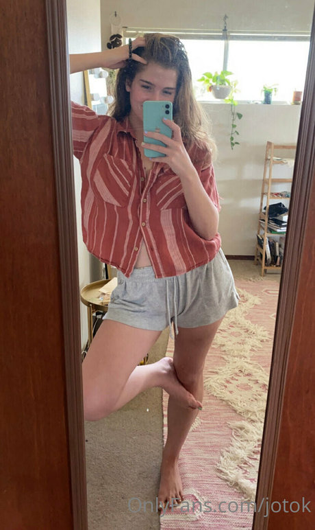 Nahá fotka uniklých OnlyFans od Josieplayfulfree