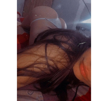 Alasti lekkinud OnlyFans-i pilt Jiimenagis