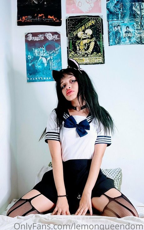 Nahá fotka uniklých OnlyFans od Lemonqueendom