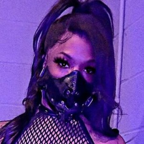 Naken lekkede OnlyFans-bilde av Tslariyadior