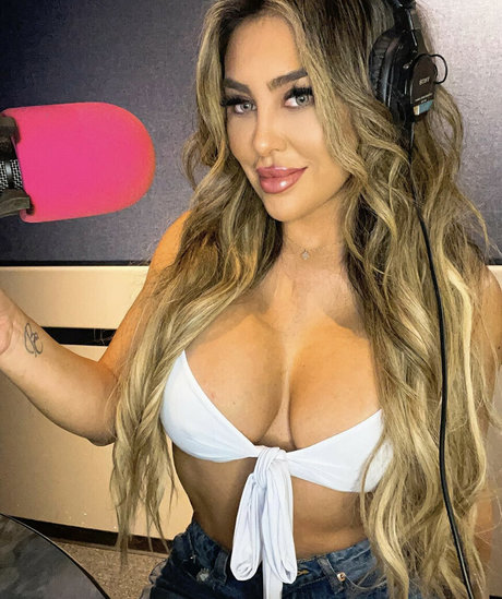 Naken lekkede OnlyFans-bilde av Cindy Burbano