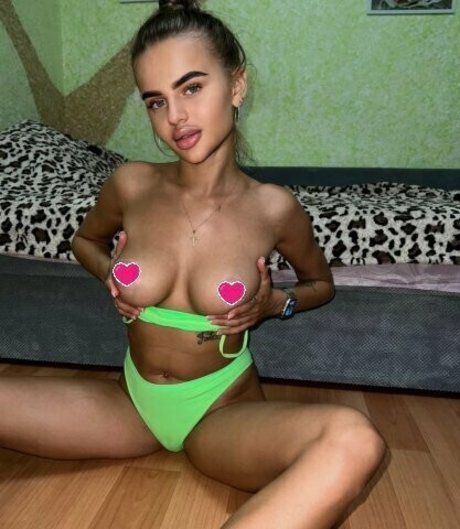Selenewhitee1