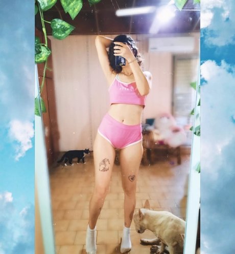 Nøgent lækket OnlyFans-billede af Space Bunny
