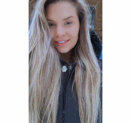 Joyce Straten