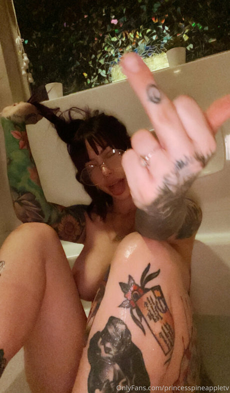 Theonlinegirlfriend