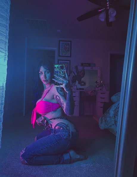 Theonlinegirlfriend
