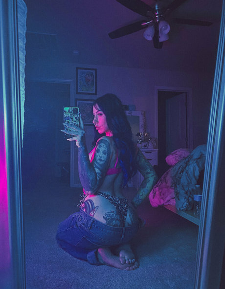 Theonlinegirlfriend