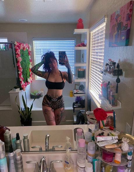 Theonlinegirlfriend