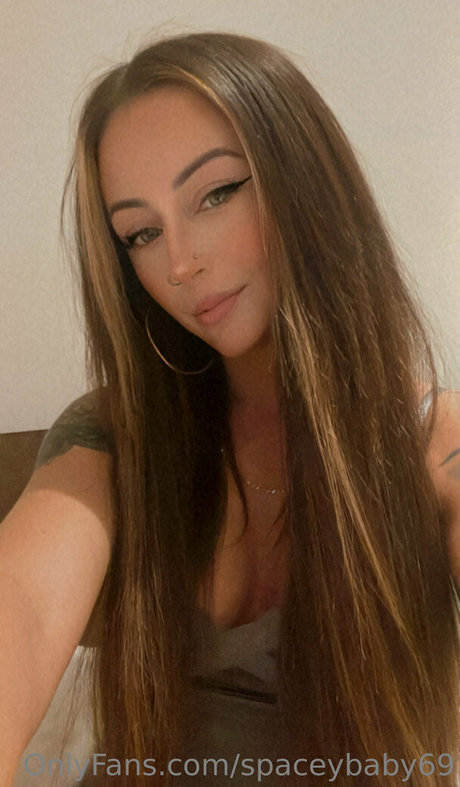 Naken läckt OnlyFans-bild av Spaceybaby69