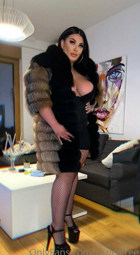 Naken lekkede OnlyFans-bilde av Ruzicafree