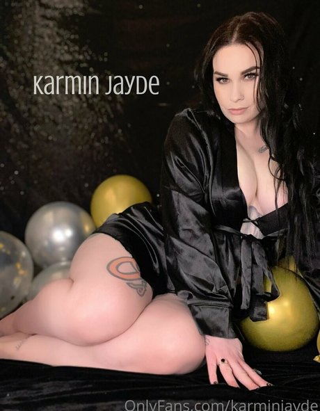 Naken läckt OnlyFans-bild av Itsmekarminjayde