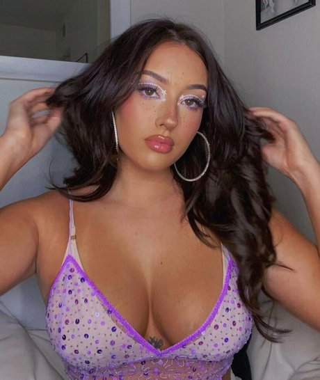 Naken lekkede OnlyFans-bilde av Brynnemarie