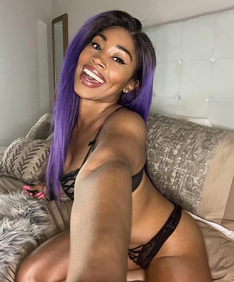 Naken lekkede OnlyFans-bilde av Ariane Andrew