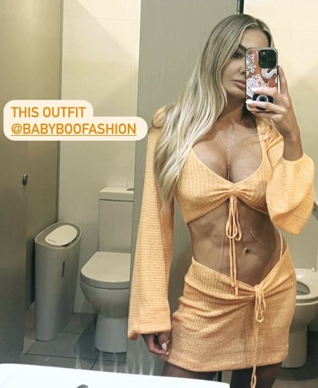 Naakte gelekte OnlyFans-foto van Brooke Evers