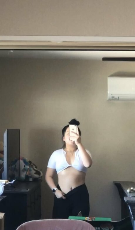 Asianbbygirl18
