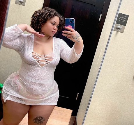 Nacktes geleaktes OnlyFans-Foto von Mamitinkk
