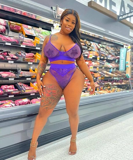 Phattgirlcoco  nude leaked OnlyFans photo