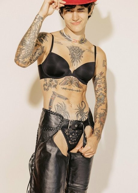 Nahá fotka uniklých OnlyFans od Yourfavoritetomboy