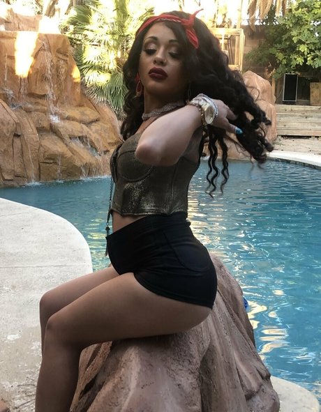 Holly Hendrix