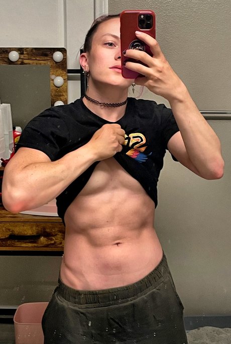 Claire Max
