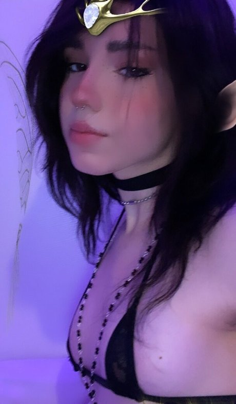 Arielle Maxine