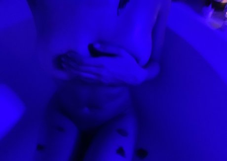 Naakte gelekte OnlyFans-foto van Lolaqueencobra