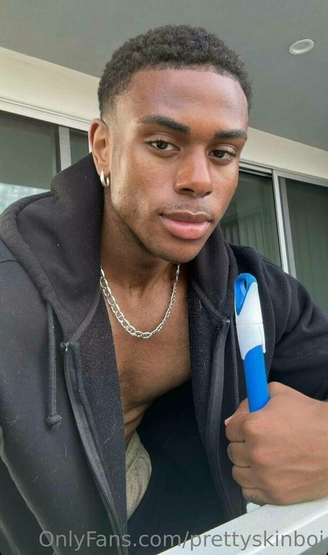 Nahá fotka uniklých OnlyFans od Prettyskinboi